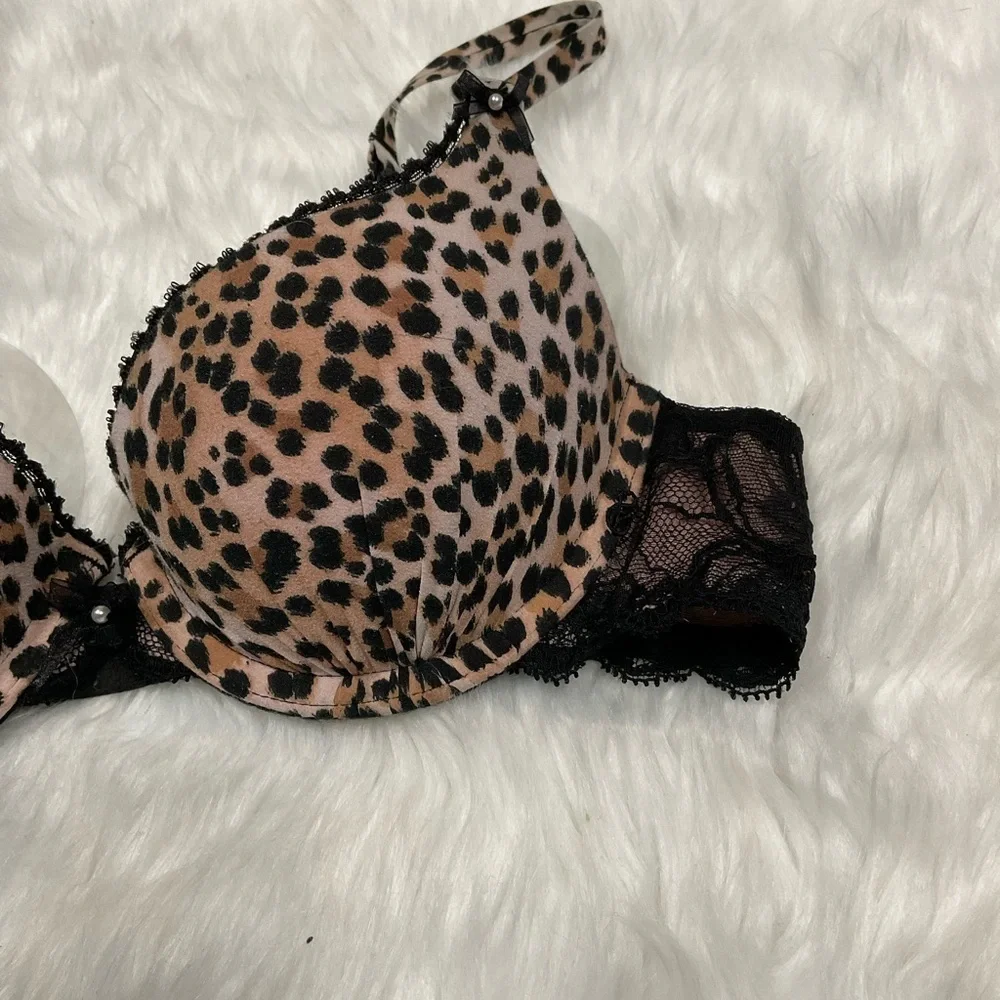 90s Victoria's Secret Leopard and Black Bra Set